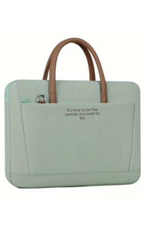 תיק מחשב נייד דגם ״מגי״ צבע פיסטוק עם כיתוב בעיצוב אישי